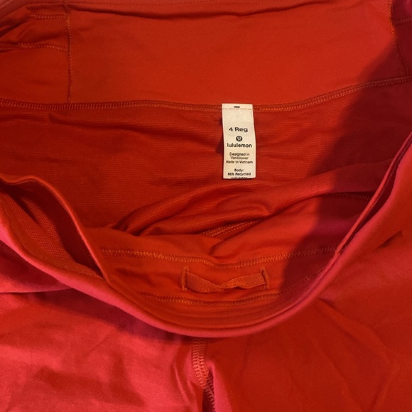 Lululemon Hotty Hot Low-Rise Lined Shorts , mini shorts - Picture 2 of 6